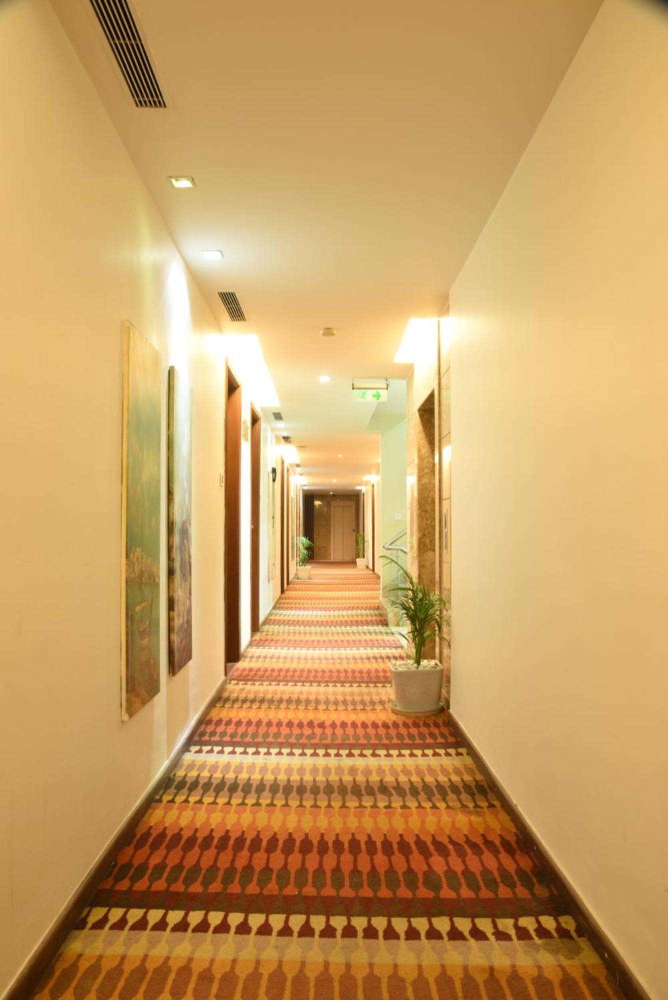 Hotel Riverview Ahmedabad Esterno foto