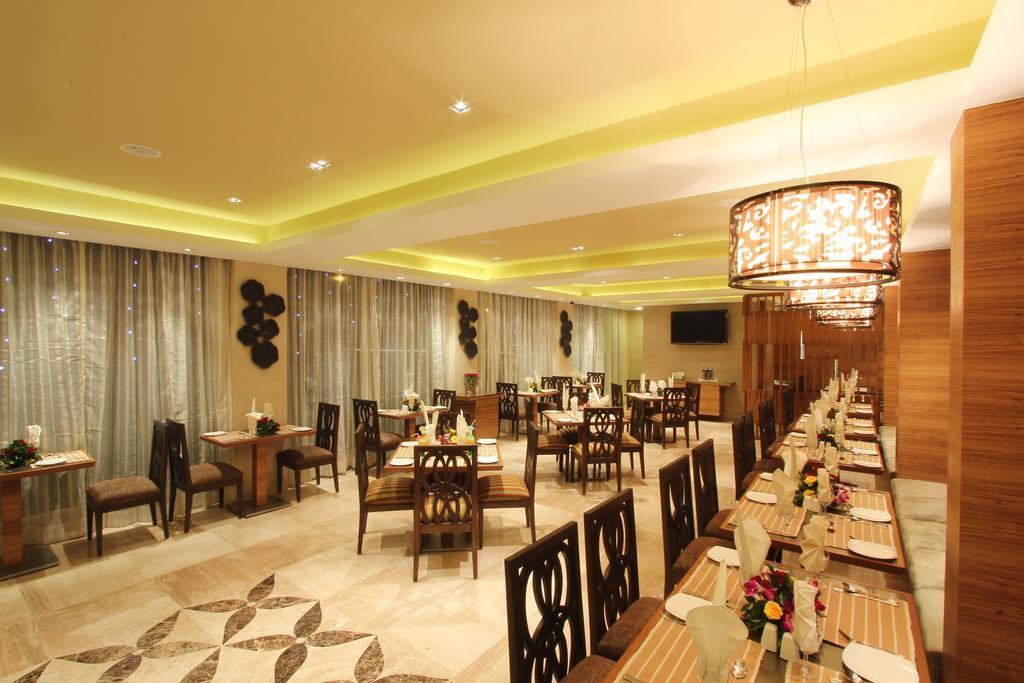 Hotel Riverview Ahmedabad Esterno foto