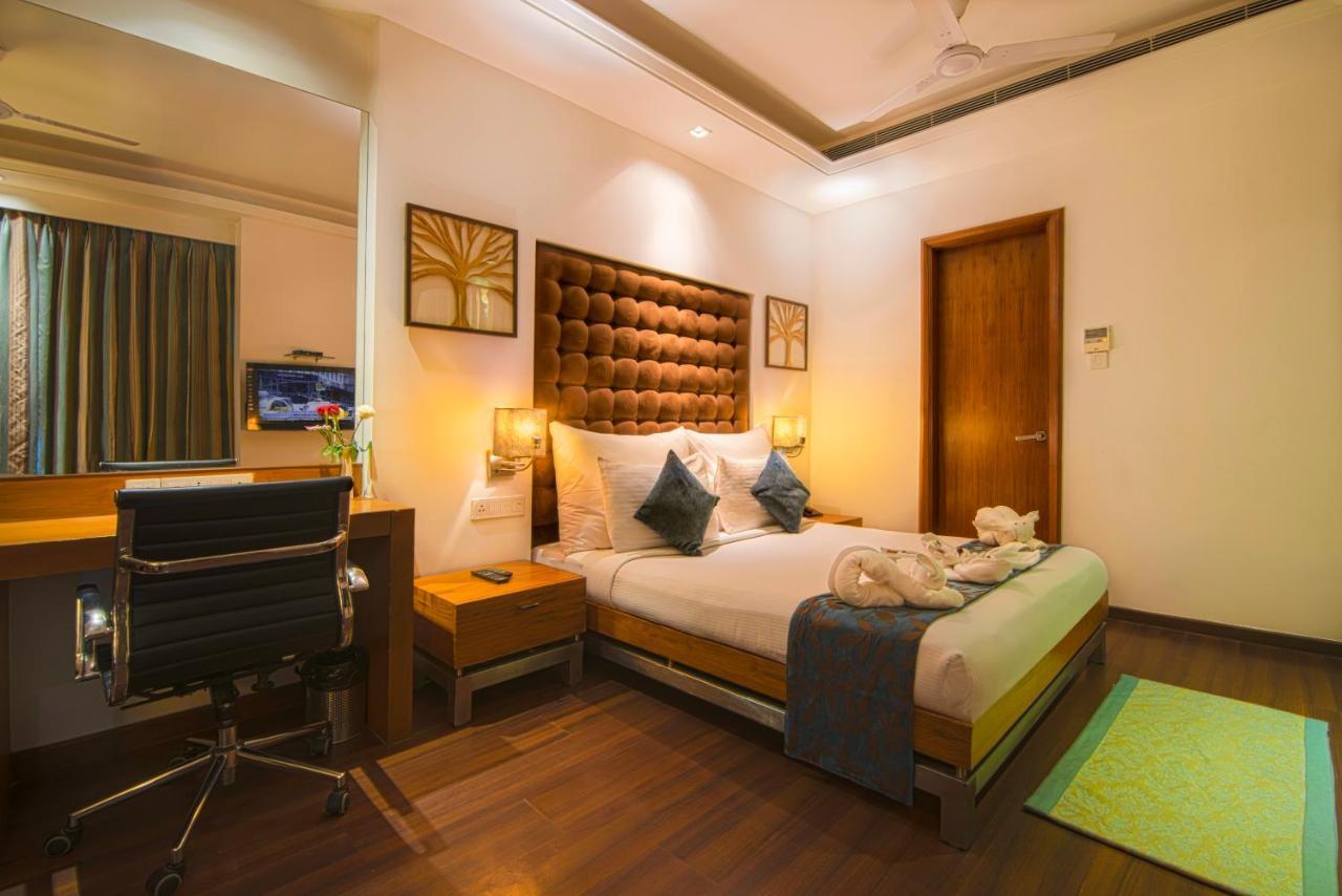Hotel Riverview Ahmedabad Esterno foto